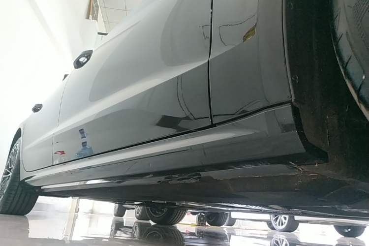 Used Audi A7L 2025 45 TFSI Luxury Edition Right Side Sill