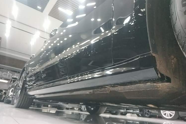Used Audi A7L 2025 45 TFSI Luxury Edition Right Side Sill
