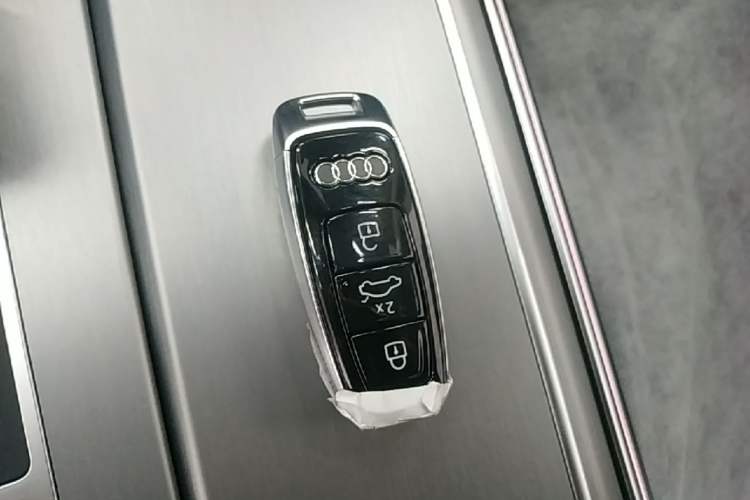 Used Audi A7L 2025 45 TFSI Luxury Edition Vehicle Key