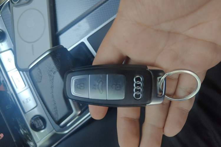 Used Audi A7L 2025 45 TFSI quattro Black Warrior Edition Vehicle Key