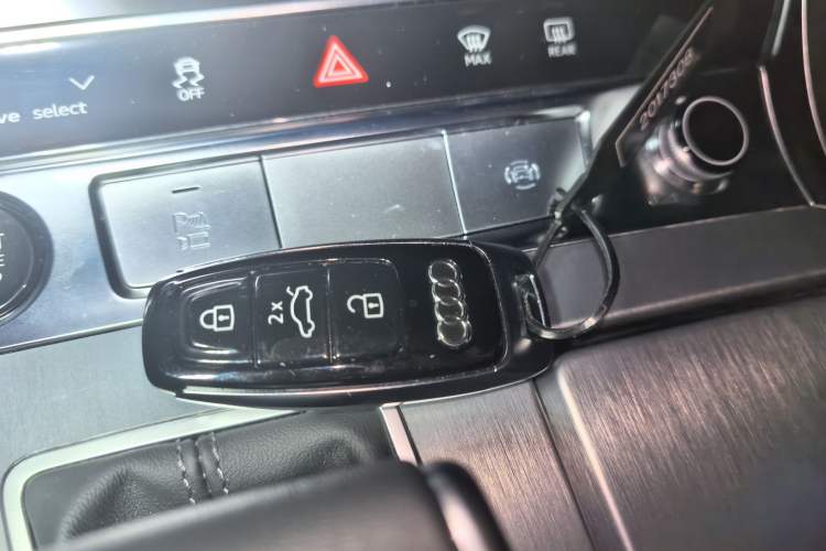 Used Audi A7L 2025 45 TFSI Luxury Edition Vehicle Key