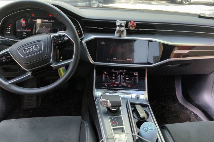 Used Audi A7L 2025 45 TFSI quattro Luxury Edition Center Console