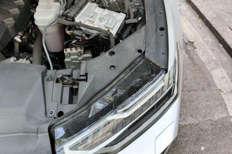 Used Audi A7L 2025 45 TFSI quattro Luxury Edition Engine Bay Left