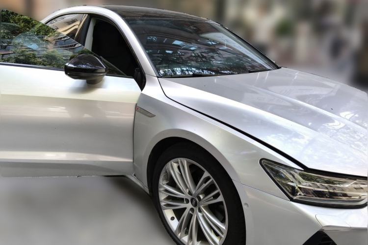 Used Audi A7L 2025 45 TFSI quattro Luxury Edition Front Right 45 Deg