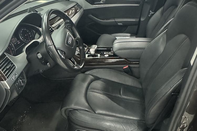Used Audi A8 2014 A8L 45 TFSI quattro Comfort model Interior 4