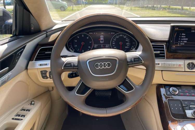 Used Audi A8 2014 A8L 6.3 FSI W12 quattro flagship model Interior 3