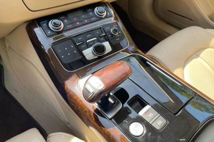 Used Audi A8 2014 A8L 6.3 FSI W12 quattro flagship model Interior 5