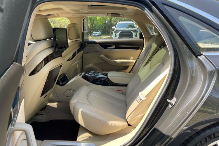 Used Audi A8 2014 A8L 6.3 FSI W12 quattro flagship model Interior 7
