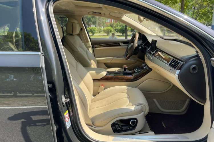 Used Audi A8 2014 A8L 6.3 FSI W12 quattro flagship model Interior 9