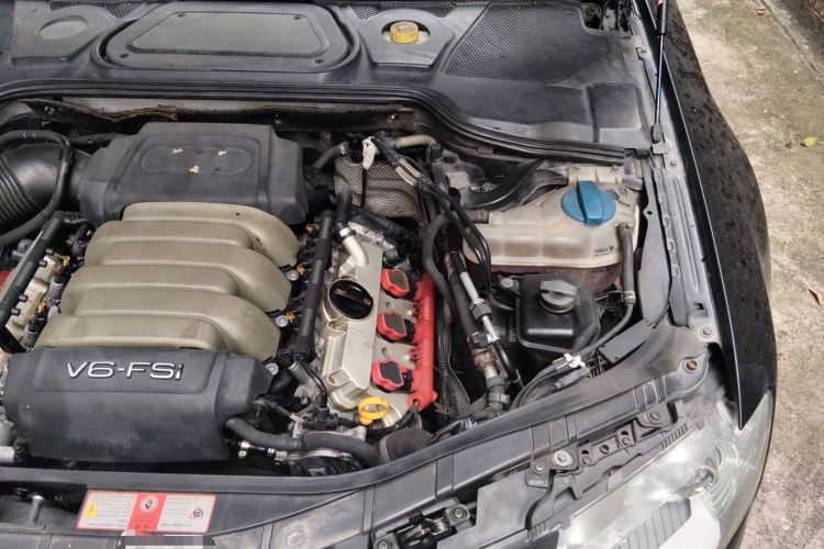 Used Audi A8 2009 A8L 2.8 FSI Standard Model Engine Bay Left