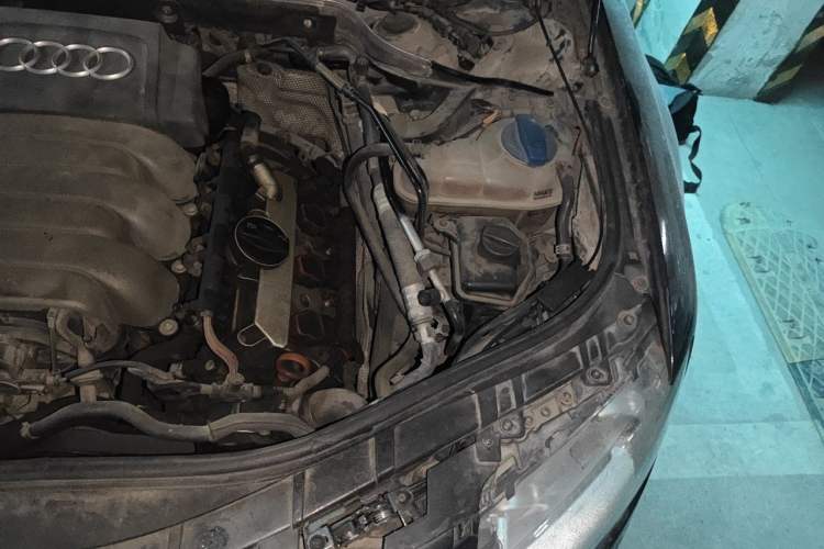Used Audi A8 2009 A8L 2.8 FSI Standard Model Engine Bay Left