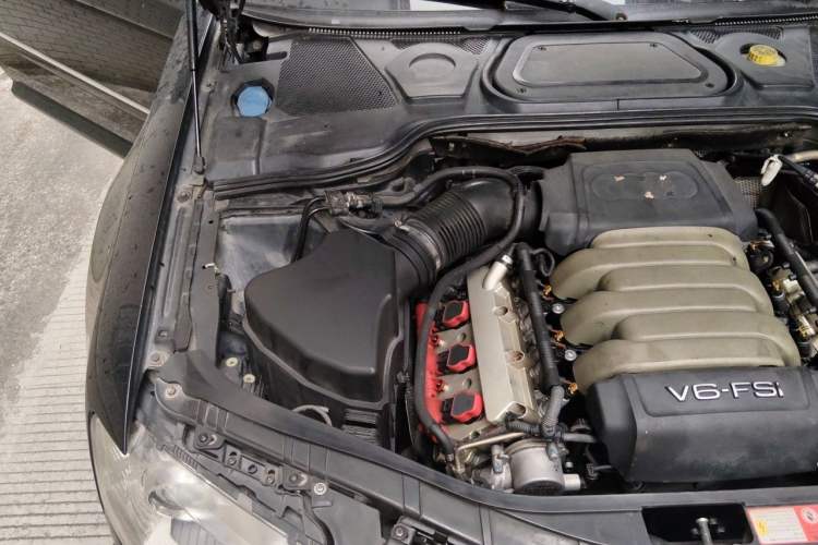 Used Audi A8 2009 A8L 2.8 FSI Standard Model Engine Bay Right