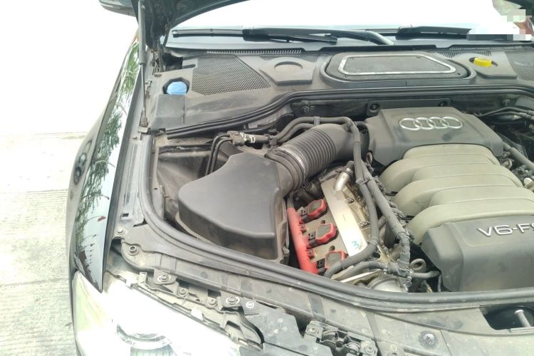 Used Audi A8 2009 A8L 2.8 FSI Standard Model Engine Bay Right