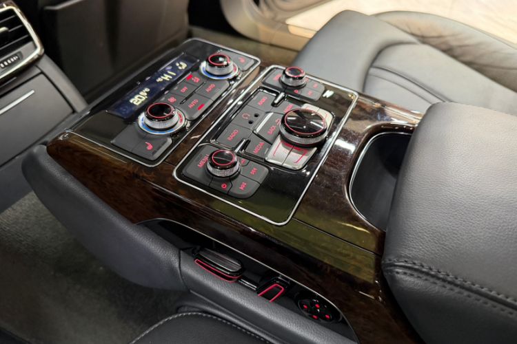 Used Audi A8 2009 A8L 4.2 FSI quattro Prestige Edition Interior 10