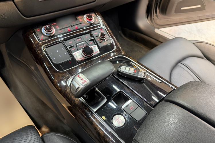 Used Audi A8 2009 A8L 4.2 FSI quattro Prestige Edition Interior 4