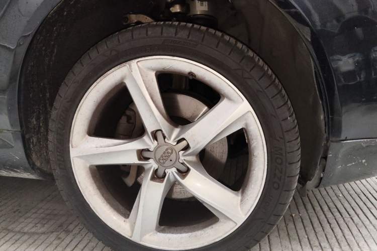 Used Audi A8 2009 A8L 2.8 FSI Standard Model Right Front Wheel Hub