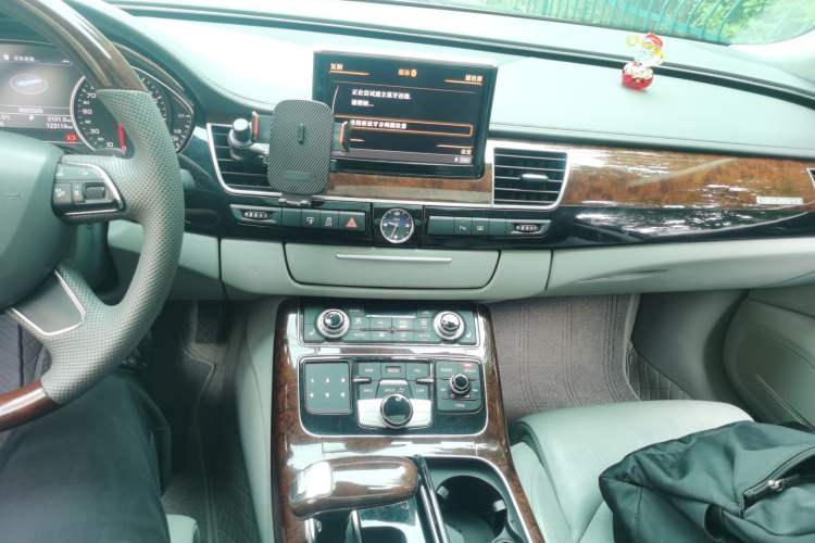 Used Audi A8 2011 A8L 3.0 TFSI quattro Comfort model (213kW) Audio And AC Panel