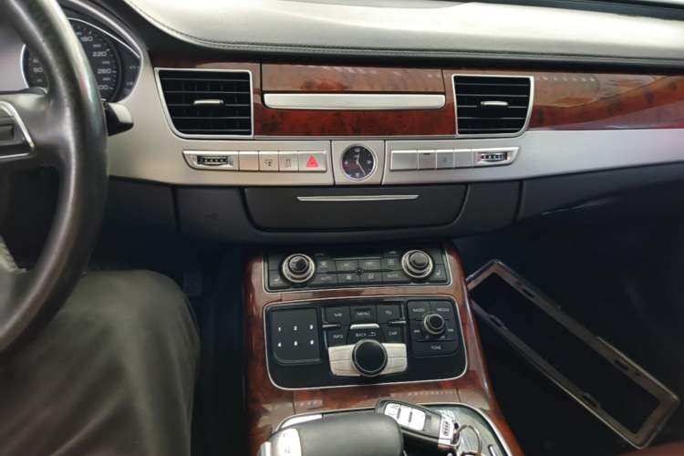 Used Audi A8 2011 A8L 3.0 TFSI quattro Comfort model (213kW) Audio And AC Panel