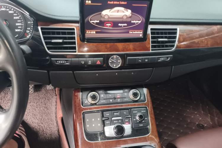 Used Audi A8 2011 A8L 3.0 TFSI quattro Comfort model (213kW) Audio And AC Panel