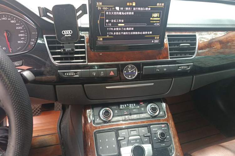 Used Audi A8 2011 A8L 3.0 TFSI quattro Comfort model (213kW) Audio And AC Panel