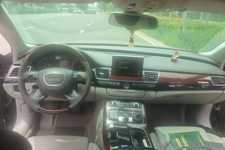 Used Audi A8 2011 A8L 3.0 TFSI quattro Comfort model (213kW) Center Console
