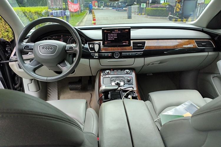 Used Audi A8 2011 A8L 3.0 TFSI quattro Comfort model (213kW) Center Console