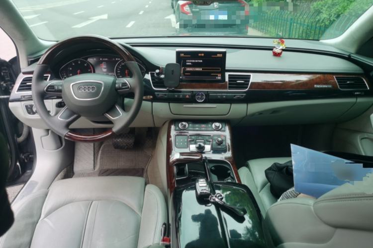 Used Audi A8 2011 A8L 3.0 TFSI quattro Comfort model (213kW) Center Console