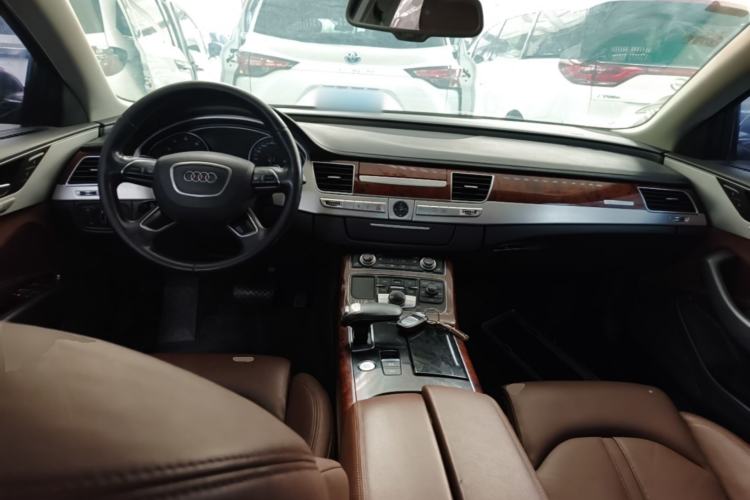 Used Audi A8 2011 A8L 3.0 TFSI quattro Comfort model (213kW) Center Console