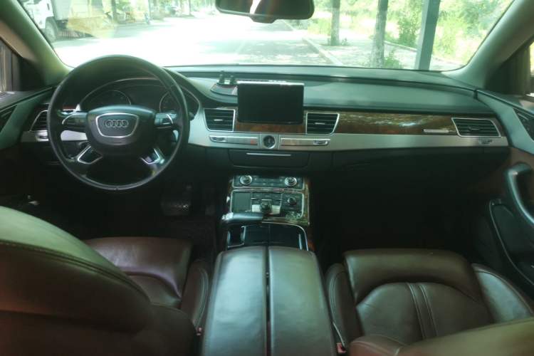 Used Audi A8 2011 A8L 3.0 TFSI quattro Comfort model (245kW) Center Console