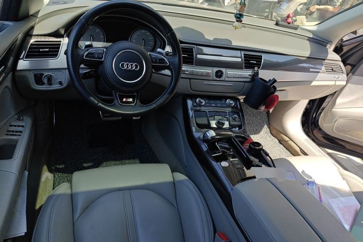 Used Audi A8 2011 A8L 3.0 TFSI quattro Comfort model (213kW) Center Console
