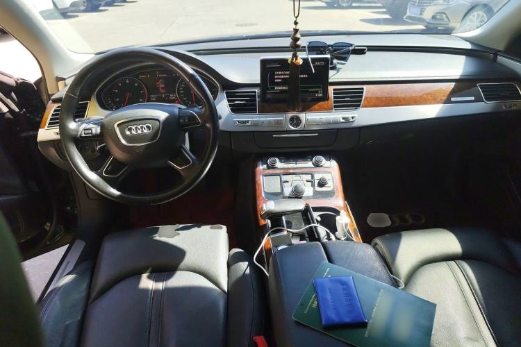 Used Audi A8 2011 A8L 3.0 TFSI quattro Comfort model (213kW) Center Console