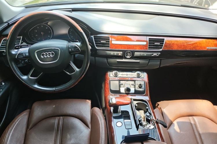 Used Audi A8 2011 A8L 3.0 TFSI quattro Comfort model (213kW) Center Console