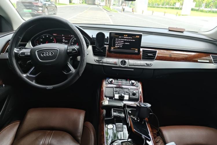 Used Audi A8 2011 A8L 3.0 TFSI quattro Luxury Edition (213kW) Center Console