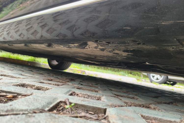 Used Audi A8  Chassis Front Right