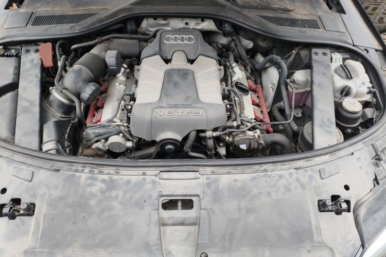 Used Audi A8  Engine Bay