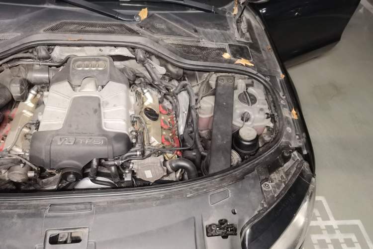 Used Audi A8 2011 A8L 3.0 TFSI quattro Luxury Edition (213kW) Engine Bay Left
