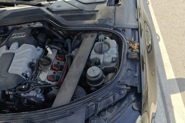 Used Audi A8 2011 A8L 3.0 TFSI quattro Comfort model (213kW) Engine Bay Left