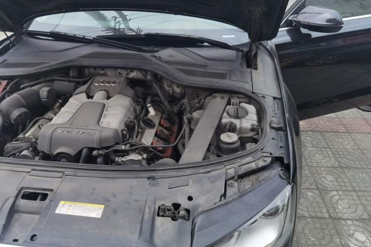 Used Audi A8 2011 A8L 3.0 TFSI quattro Comfort model (213kW) Engine Bay Left