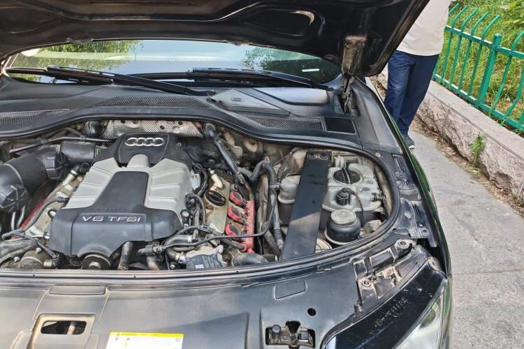 Used Audi A8 2011 A8L 3.0 TFSI quattro Comfort model (213kW) Engine Bay Left