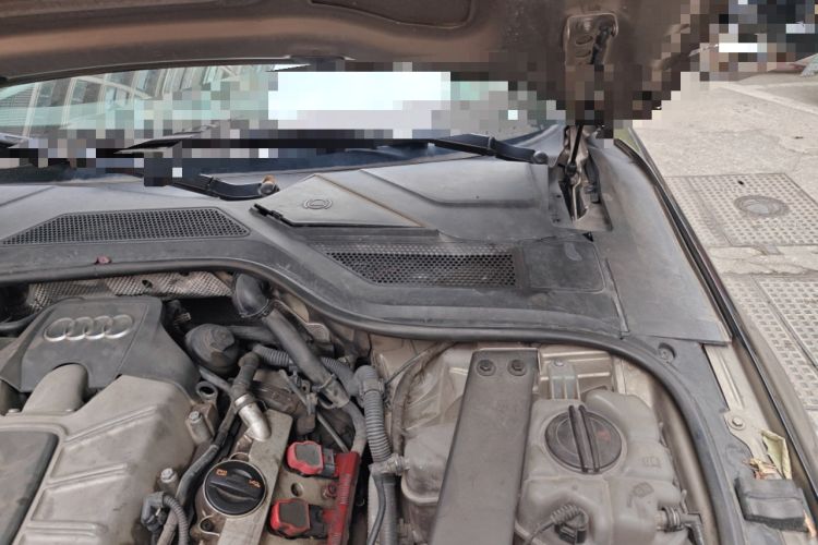 Used Audi A8 2011 A8L 3.0 TFSI quattro Luxury Edition (213kW) Engine Bay Left