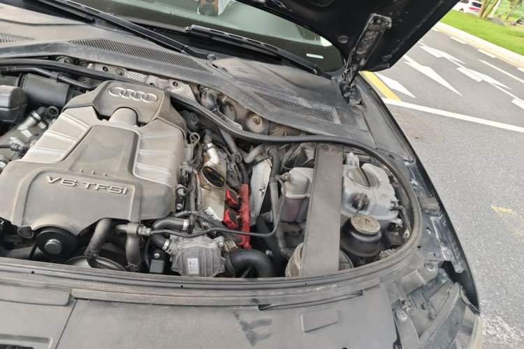 Used Audi A8 2011 A8L 3.0 TFSI quattro Luxury Edition (213kW) Engine Bay Left