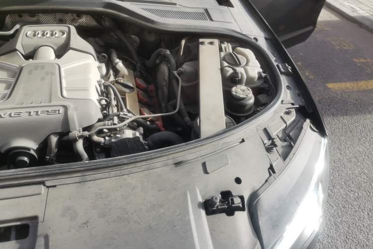 Used Audi A8 2011 A8L 3.0 TFSI quattro Luxury Edition (213kW) Engine Bay Left