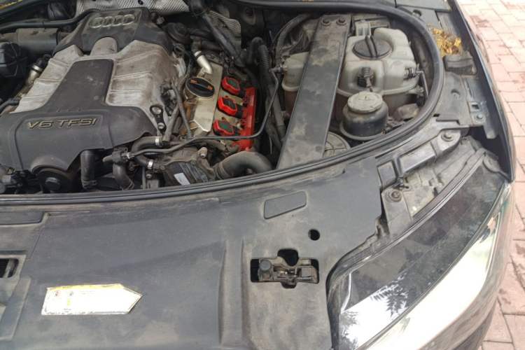 Used Audi A8 2011 A8L 3.0 TFSI quattro Comfort model (213kW) Engine Bay Left