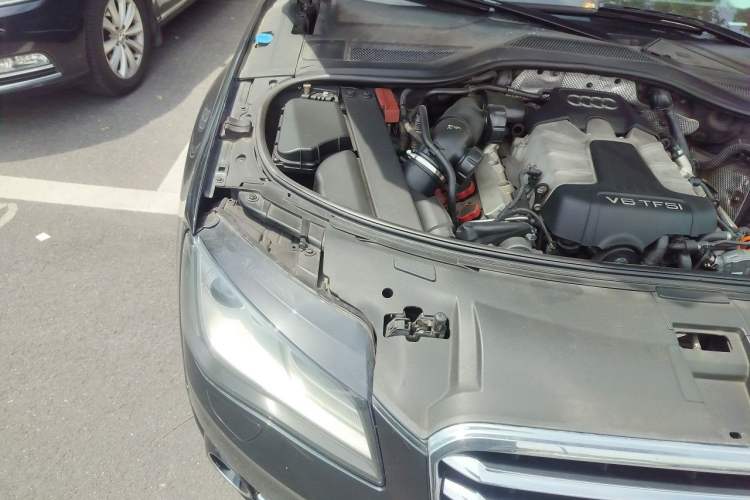 Used Audi A8 2011 A8L 3.0 TFSI quattro Luxury Edition (213kW) Engine Bay Right