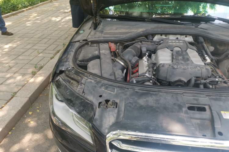 Used Audi A8 2011 A8L 3.0 TFSI quattro Comfort model (245kW) Engine Bay Right