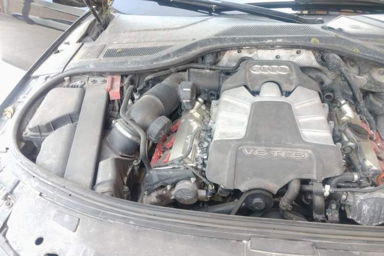 Used Audi A8 2011 A8L 3.0 TFSI quattro Comfort model (245kW) Engine Bay Right