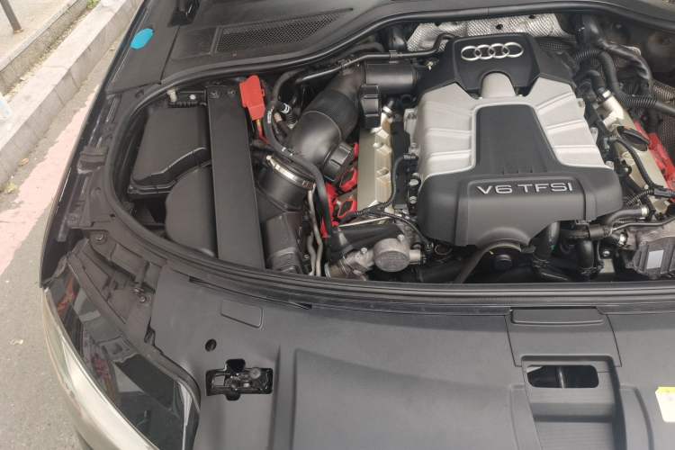 Used Audi A8 2011 A8L 3.0 TFSI quattro Luxury Edition (213kW) Engine Bay Right