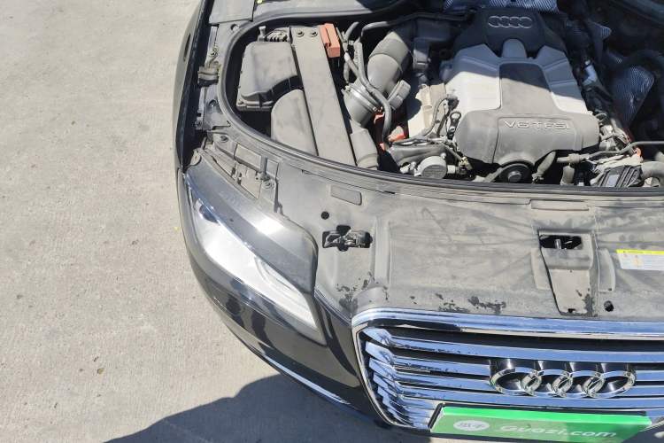 Used Audi A8 2011 A8L 3.0 TFSI quattro Comfort model (213kW) Engine Bay Right