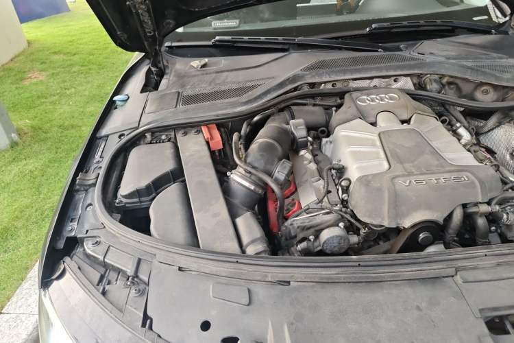 Used Audi A8 2011 A8L 3.0 TFSI quattro Luxury Edition (213kW) Engine Bay Right