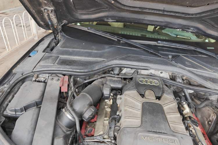 Used Audi A8 2011 A8L 3.0 TFSI quattro Luxury Edition (213kW) Engine Bay Right